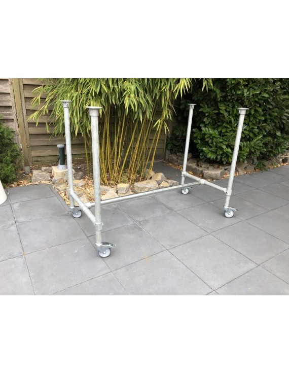 Bartisch-Gestell Rohrgestell Metall, Tischgestell auf Rollen Industriedesign,  Maße 144 x 107 cm