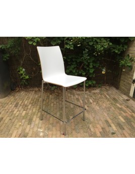 Barstuhl stapelbar in verschiedenen  Farben, Sitzhöhe 65 cm