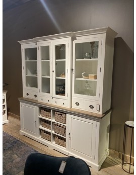 Wohnzimmerschrank weiß Landhausstil, Vitrine weiß mit Rattankörbe Landhaus, Buffetschrank weiß Landhaus, Breite 200 cm